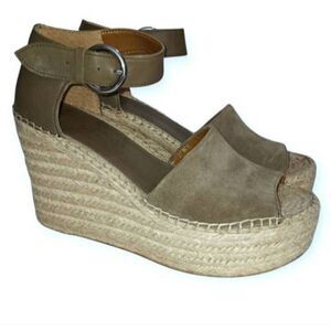MARC FISHER OLIVE GREEN ESPADRILL WEDGE SANDALS SZ.9.5 EUC.